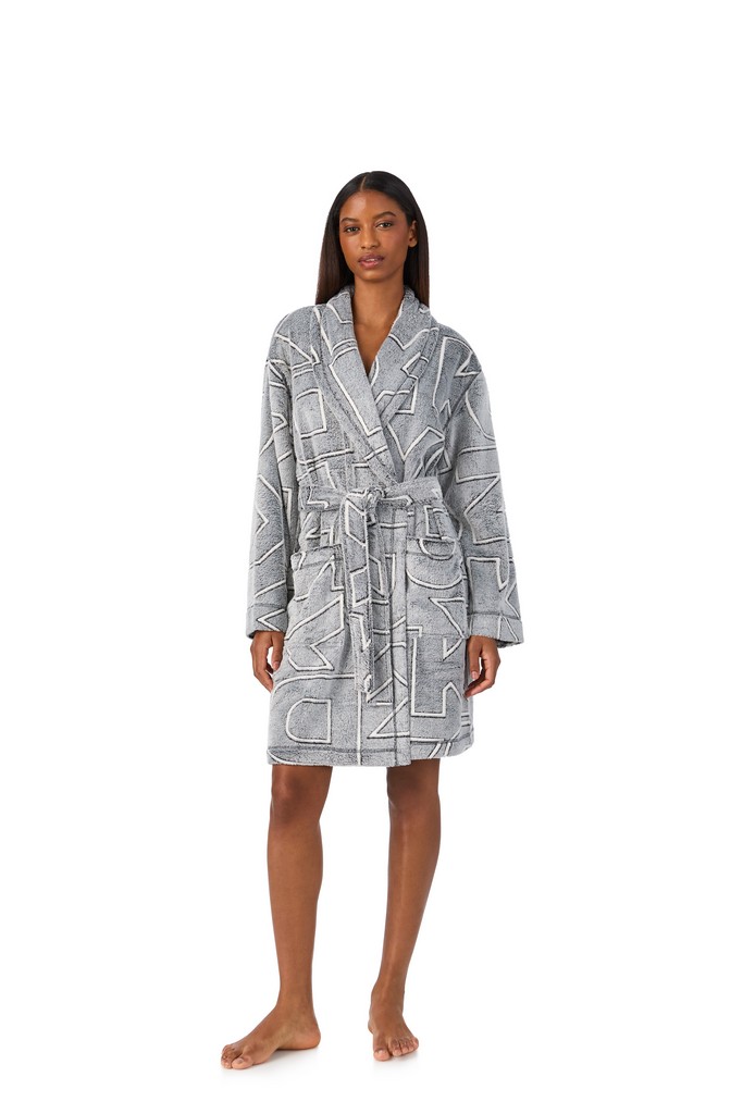 YI10077-SIGNATURE-ROBE