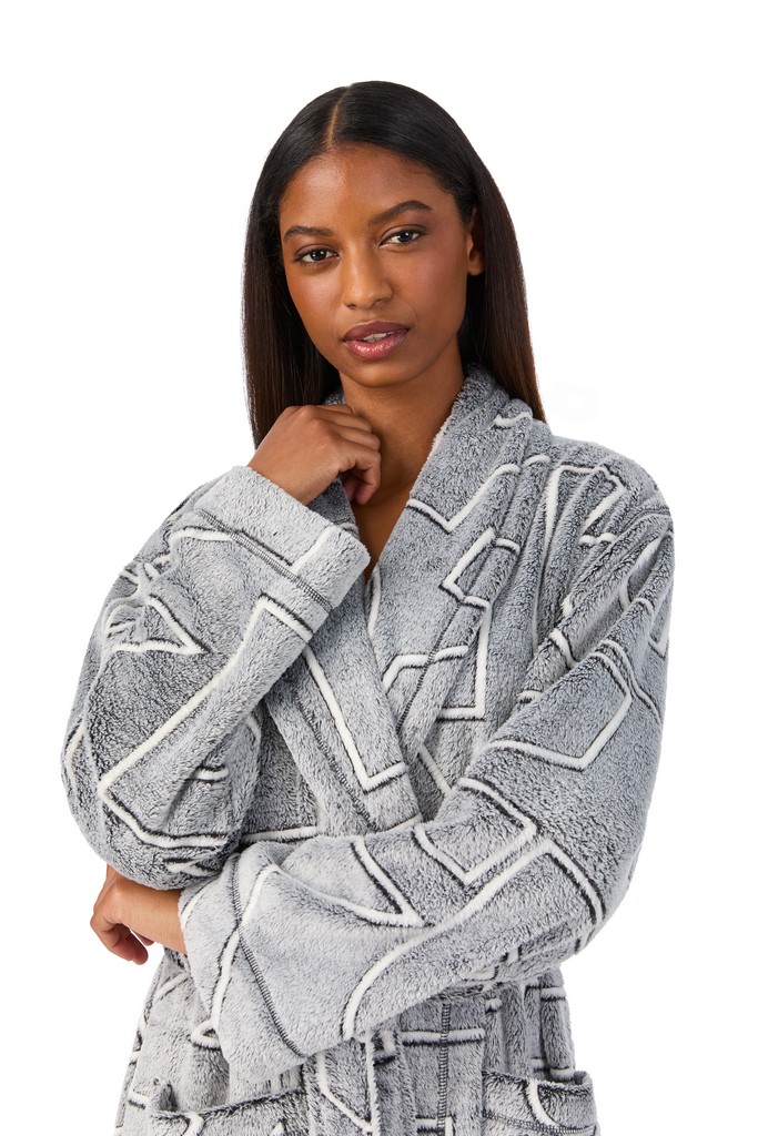 YI10077-SIGNATURE-ROBE