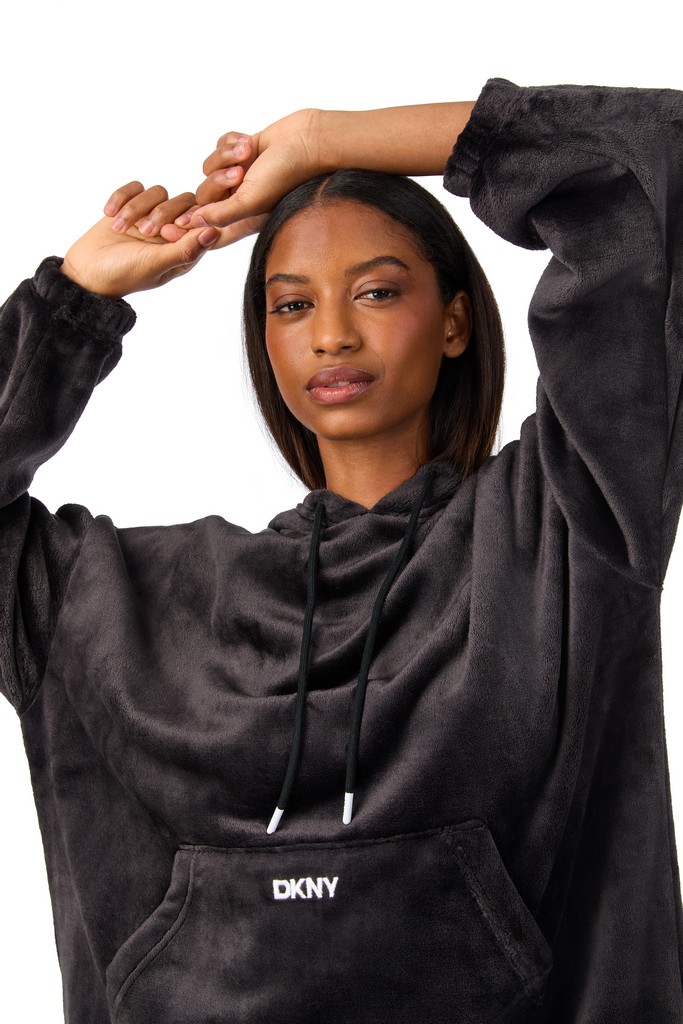 YI30077-SIGNATURE-ROBE