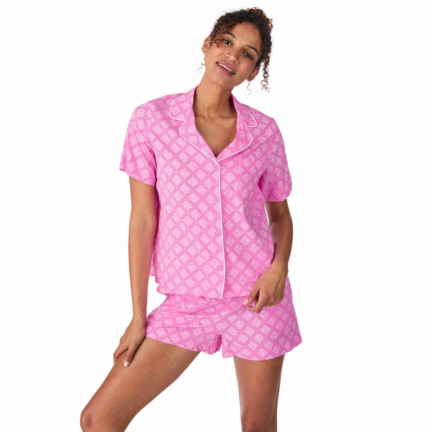 YI80108---HIT-THE-STREETS